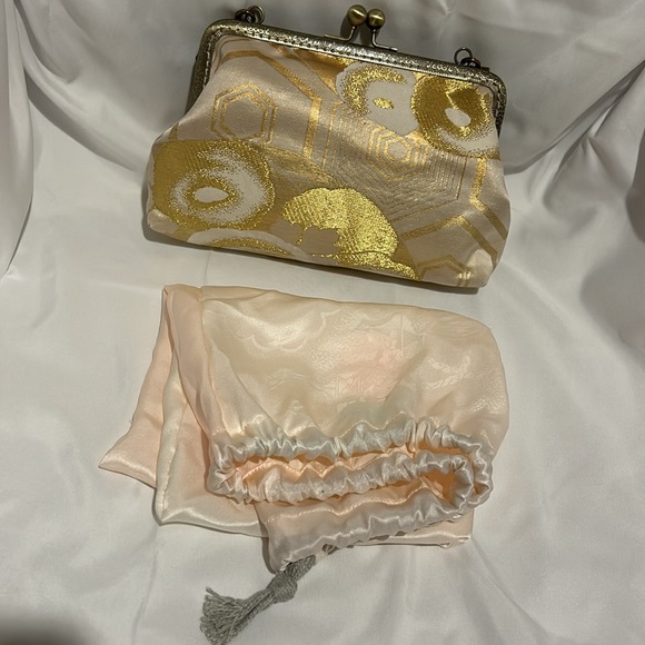 Gold Evening bag made from recycled kimono - Picture 6 of 6